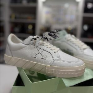 Off-White Vulcanized White Leather - NEW - EU 40 - 7M/8.5W